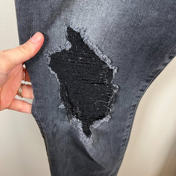 Good American Always Fits Good Legs Skinny Jeans Size 14-18 Black Distressed - Picture 6 of 10